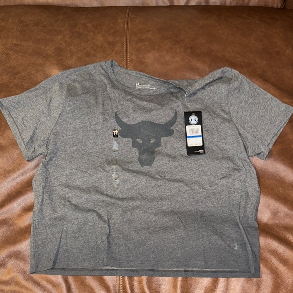 Gray Under Armour Cropped Graphic T-Shirt